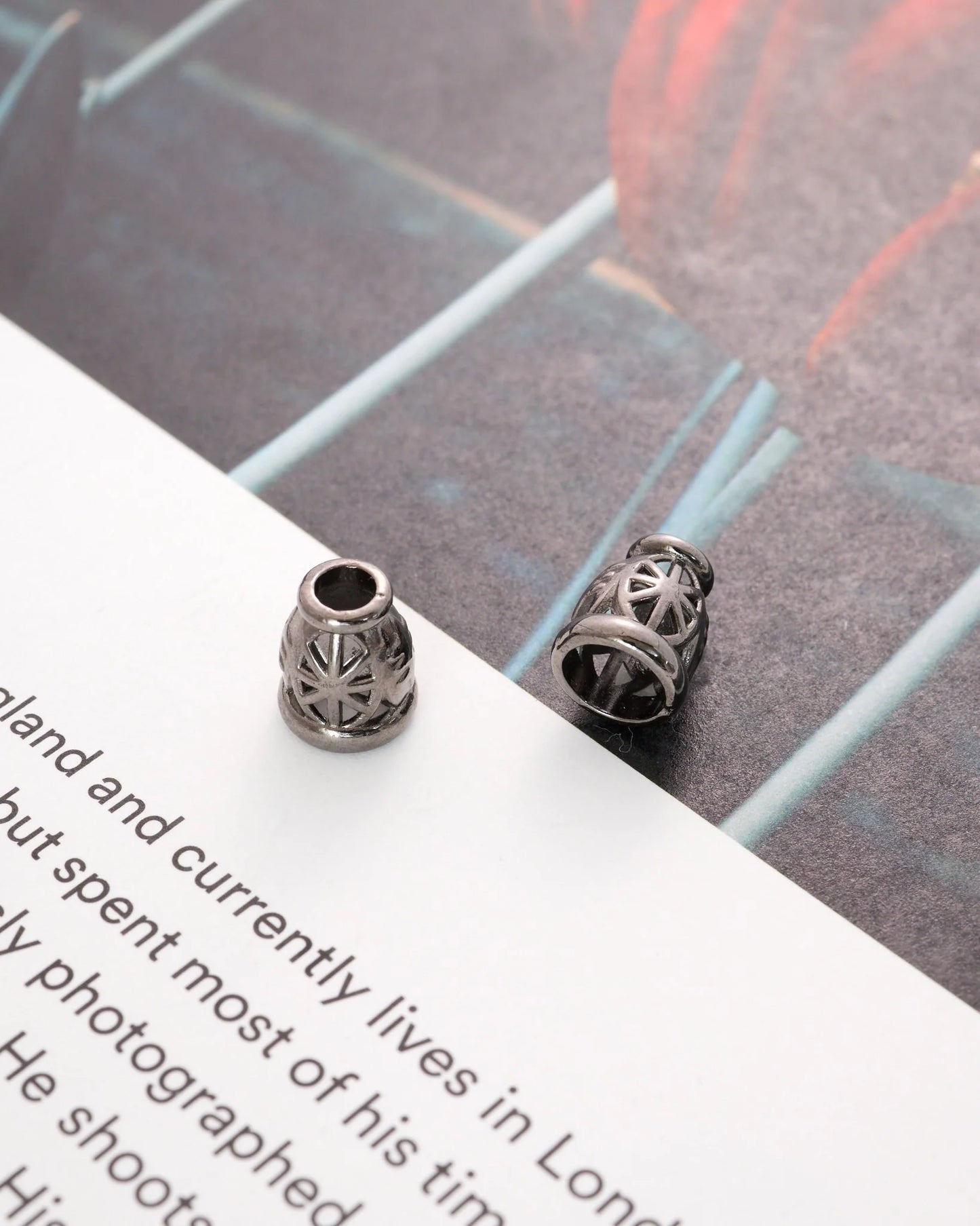 メタル ループエンド 両端異径 穴径紏3mm/6mm 4個入り mg118-23