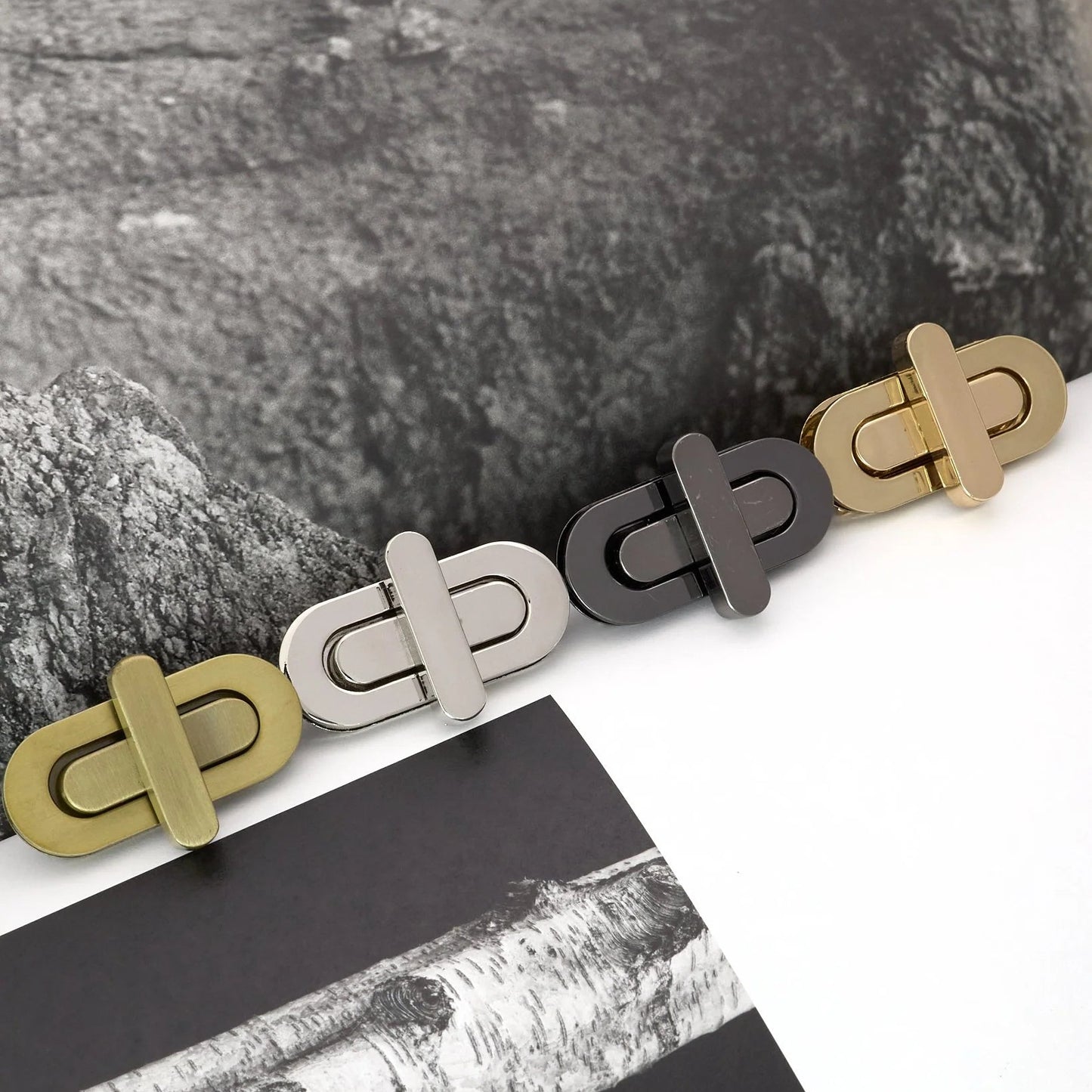ひねり金具 42mm×18mm 座金付き 合金製 バッグ留め具 mg188-2