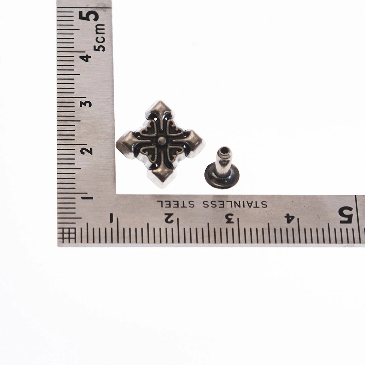 菱形 飾りカシメ 合金製 15×15mm シルバー MG0039