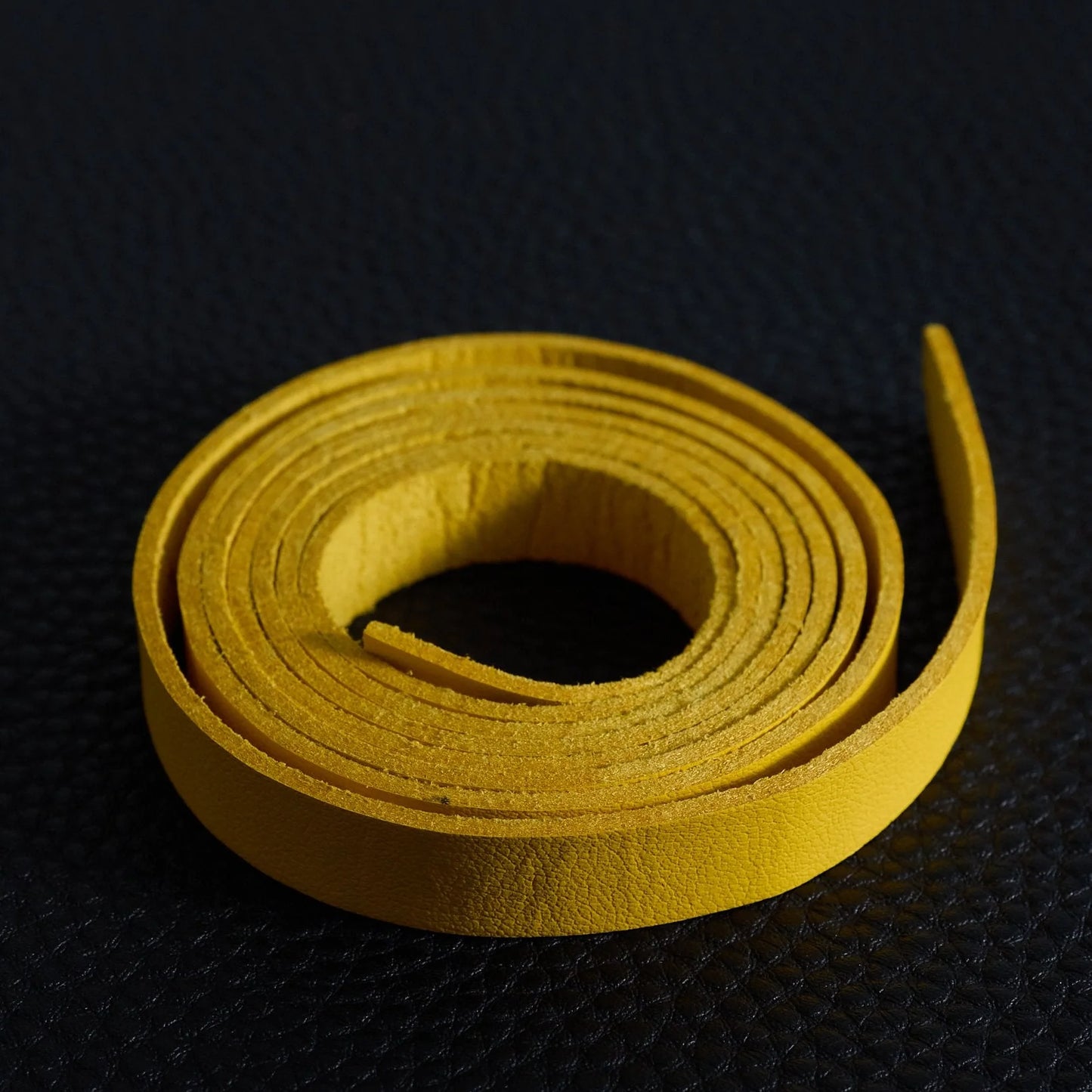 合皮テープ 幁10mm 厚1.5mm 1m/巻 全12色 mg0112