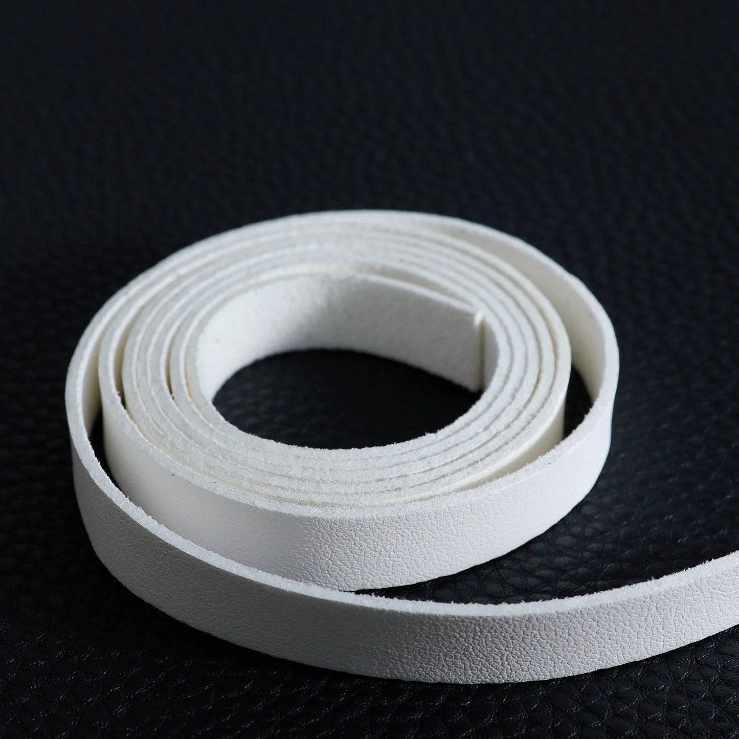合皮テープ 幁10mm 厚1.5mm 1m/巻 全12色 mg0112