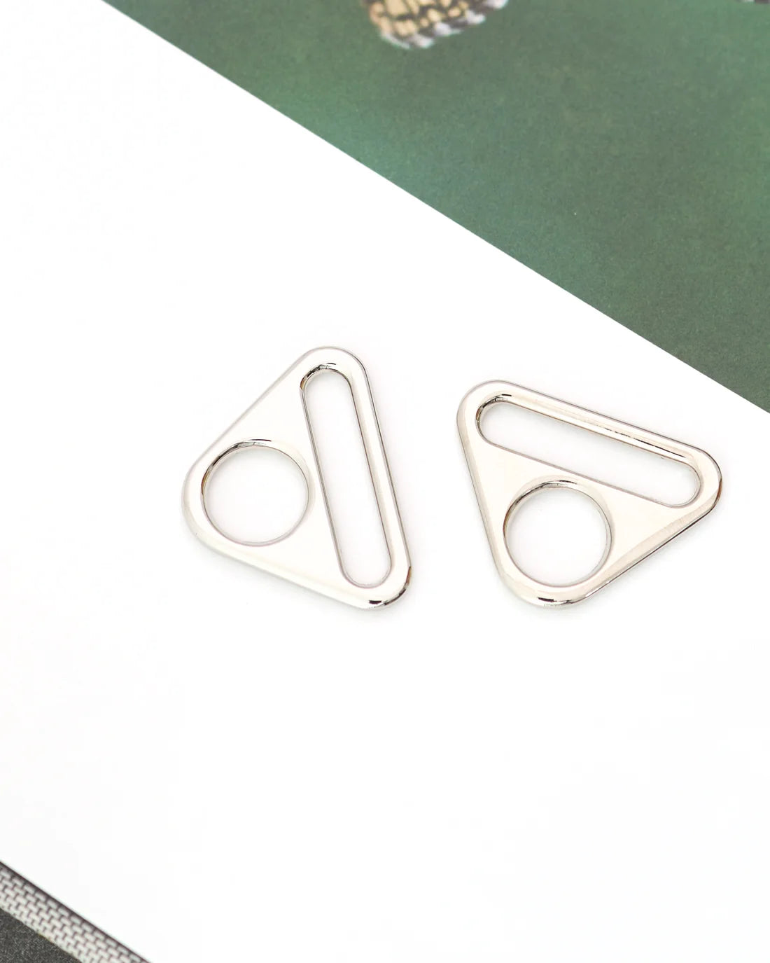 三角形バックル 32mm 2個入り 合金製 バッグ金具 mg0125-3