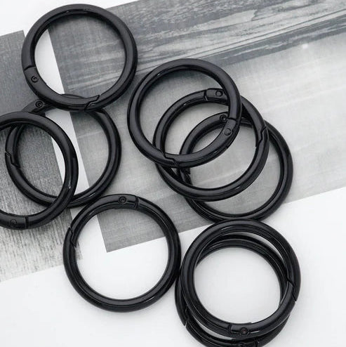 カラーカラビナ 丸型 直径約41mm 5個入り mg0215-41マットブラック アウトドア キャンプ 釣り 登山 キーホルダー おしゃれ 財布 ケース アルミ カラビナ キーホルダーリング ダルマ 防災 グッズ　部品 ハンドメイド 接続金具 アクセサリーパーツ