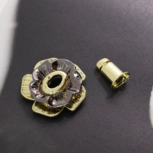 ひねり金具 約48mm×48mm mg0207