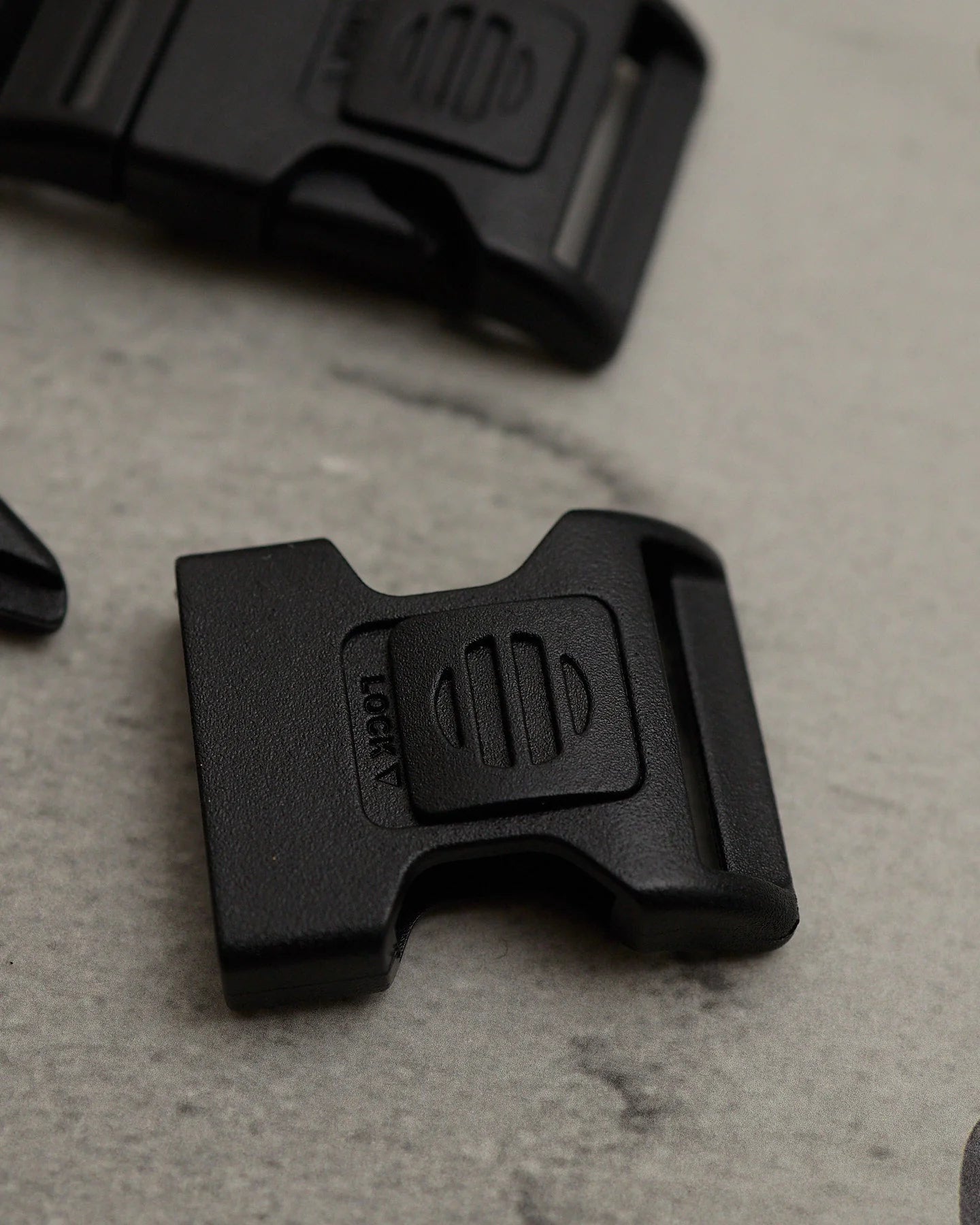 ロック付きプラスチックサイドリリースバックル 5個入り バッグ金具 mg0244