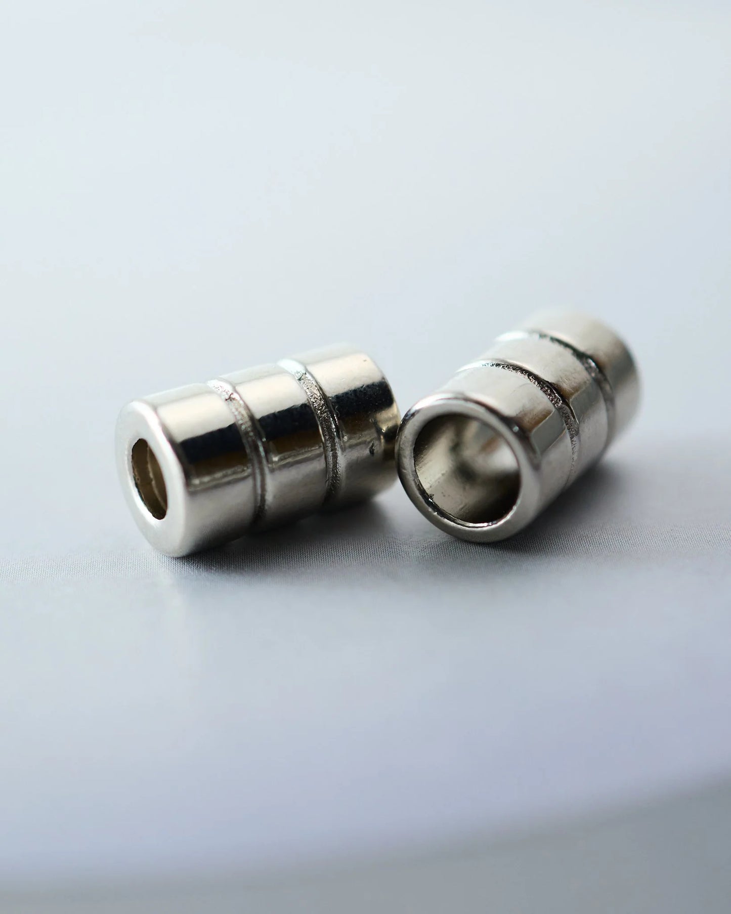 メタル ループエンド 穴径5mm｜コード・紐の端処理用金具 JPC118-43
