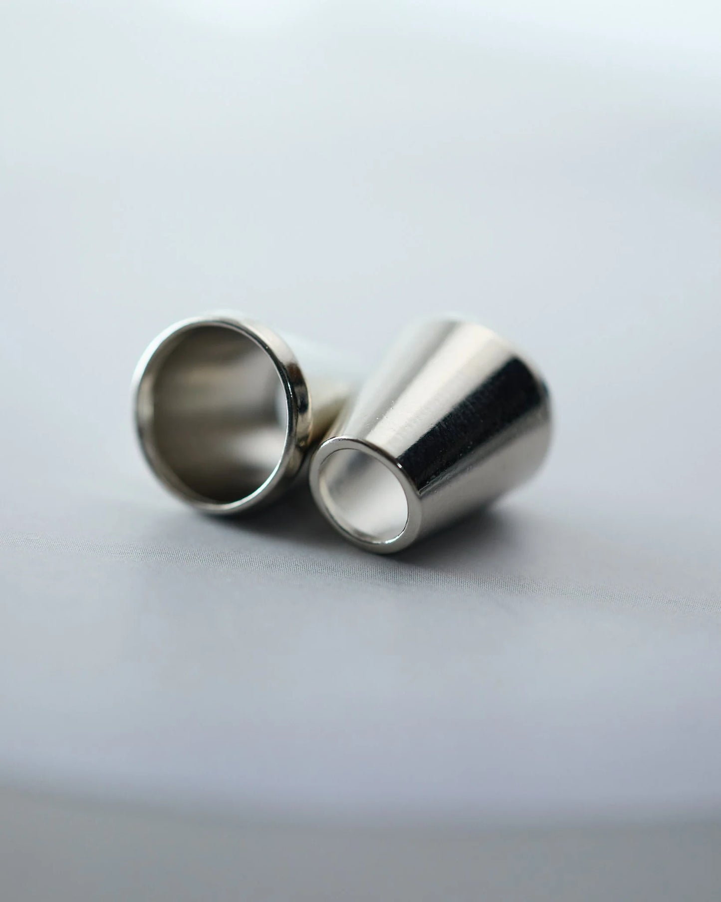 メタル ループエンド 両端異径 穴径紏5mm/10mm 4個入り mg118-47