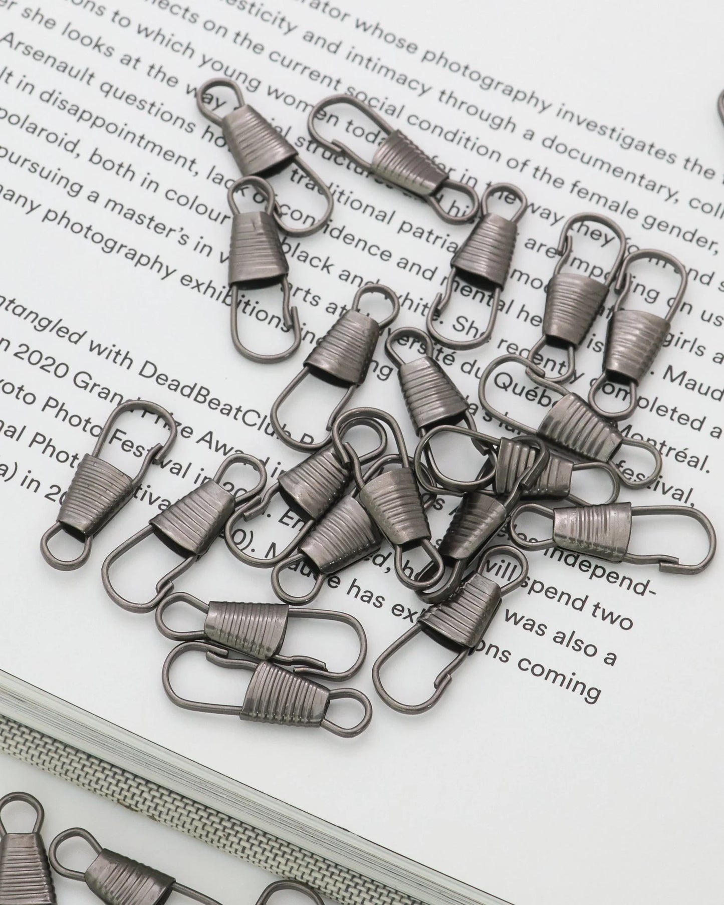 板ナスカン丈25mm 尾内径4.5mm 鉄製 20個入り mg0184