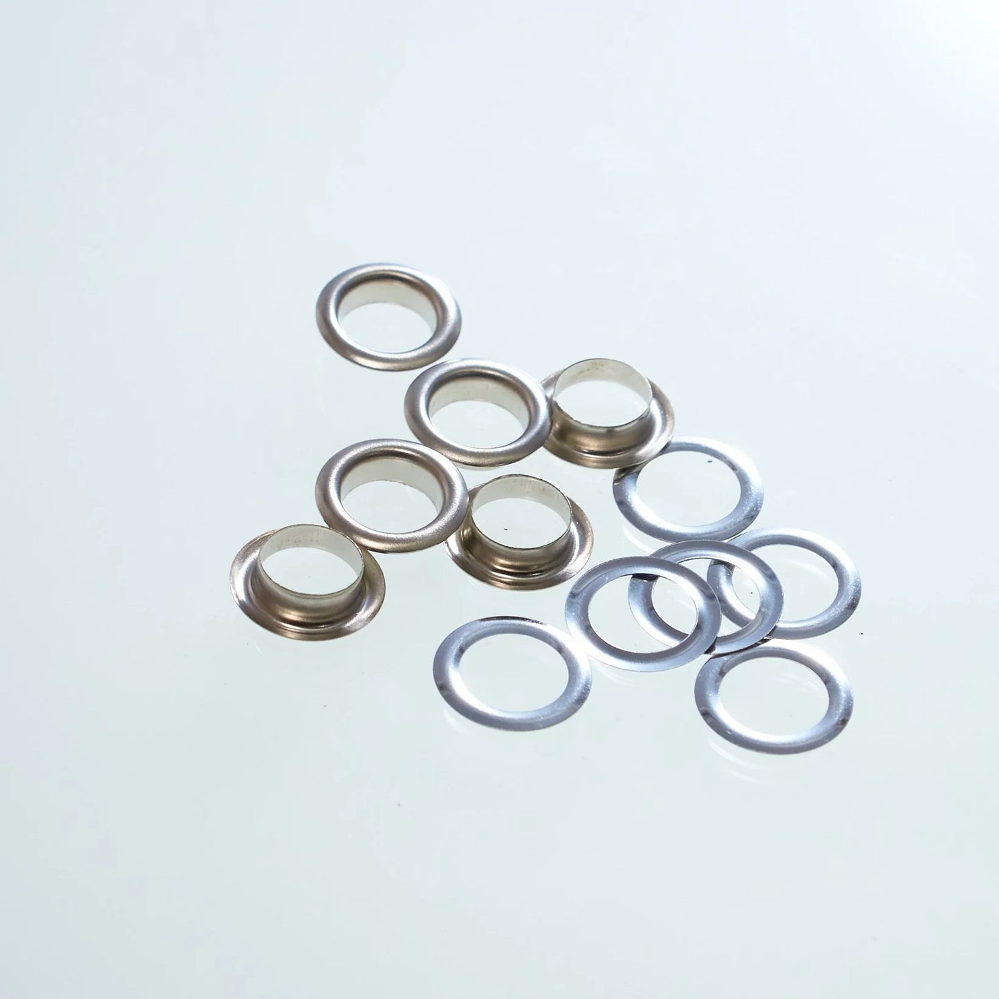 ハトメ 穴径8mm 足長4mm 100個入り 鉄製 両面ハトメ mg0002-1