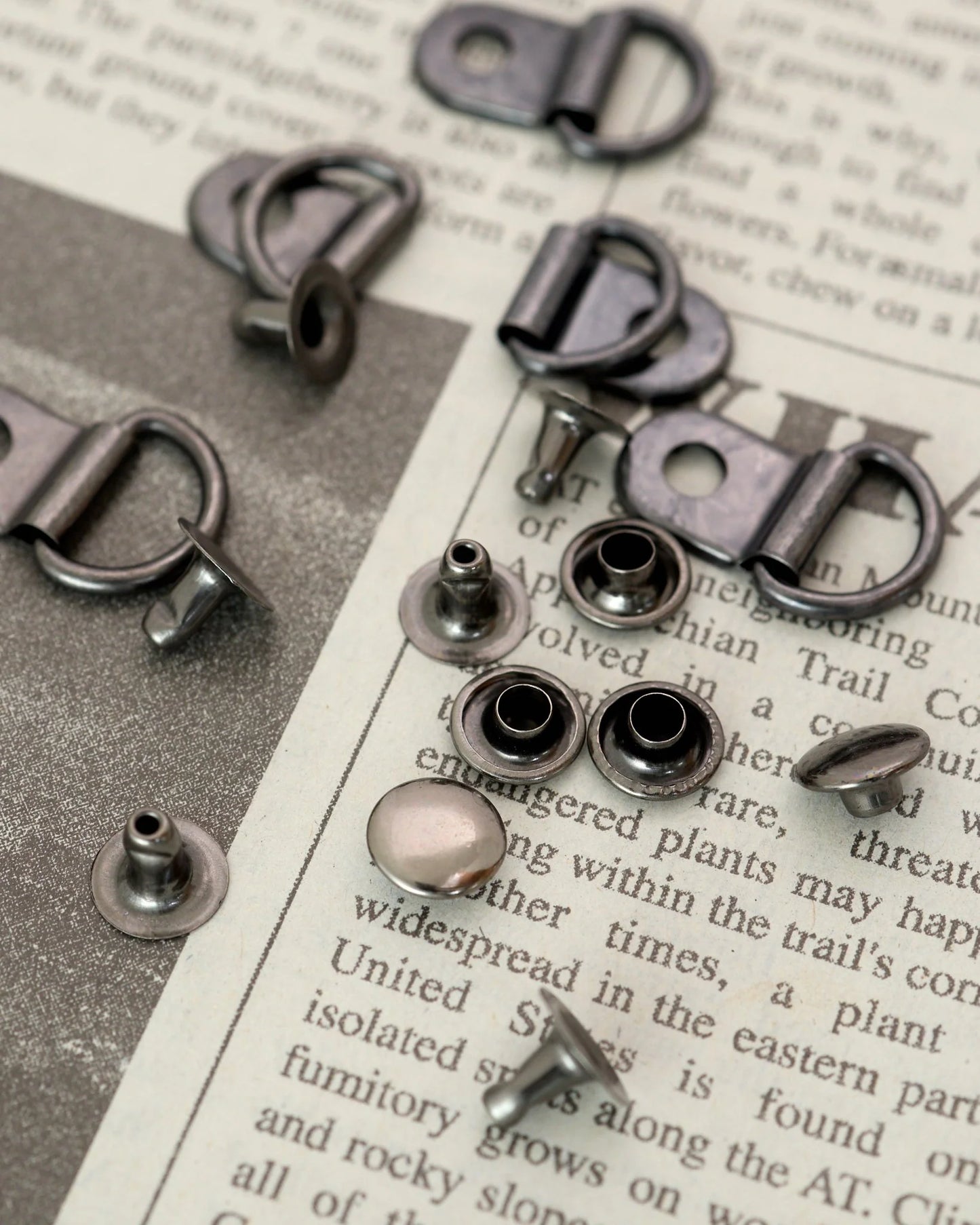 吊カン カシメ付き 内径10mm 金属製 10組入り mg119-1
