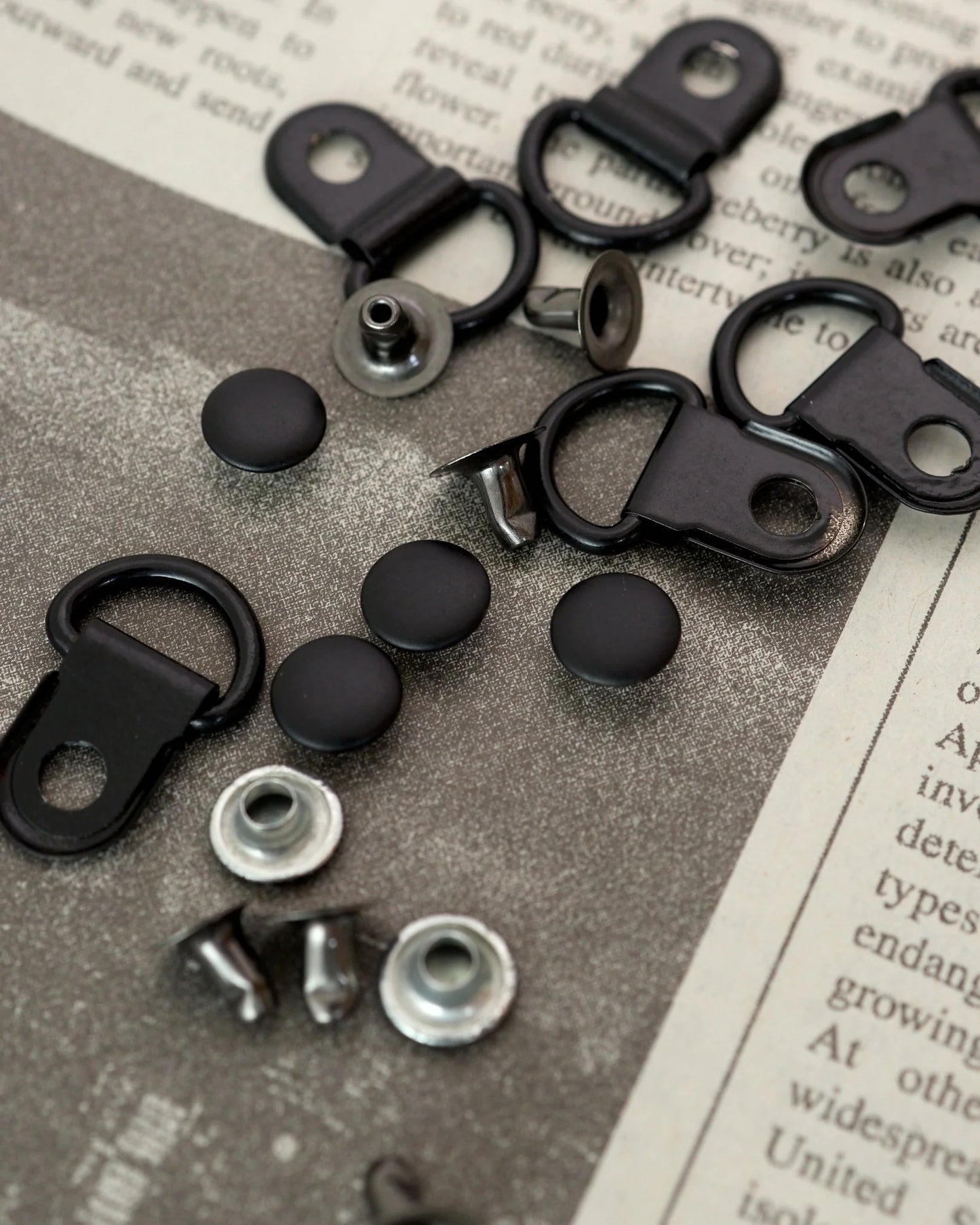 吊カン カシメ付き 内径10mm 金属製 10組入り mg119-1